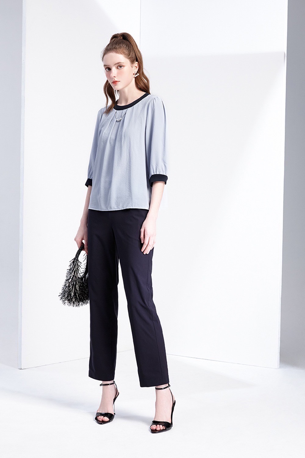 OL韓版時尚領口配色（活動飾品錬設計）修身上衣W6281