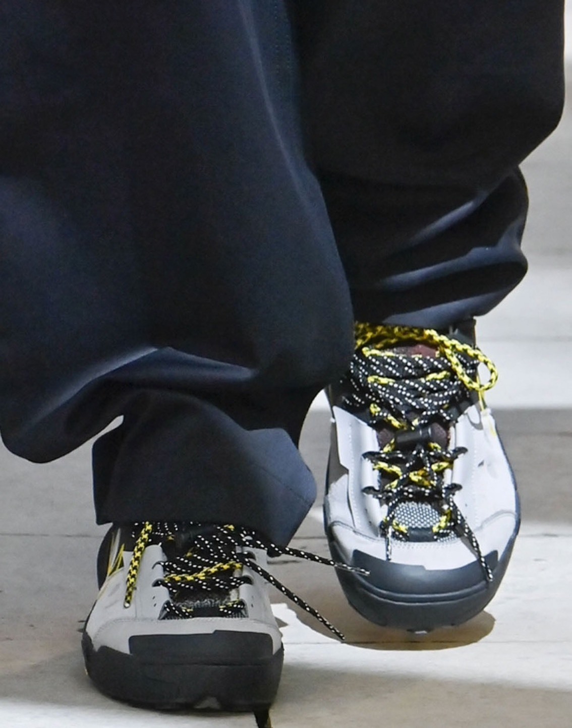 Sacai x Nike Zegamadome 黑灰聯名休閒鞋