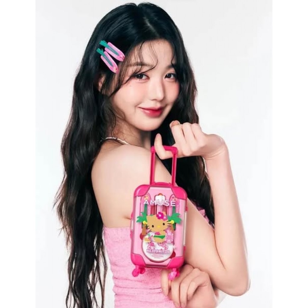 預購 HELLO KITTY x AMUSE 迷你行李箱彩妝三件組