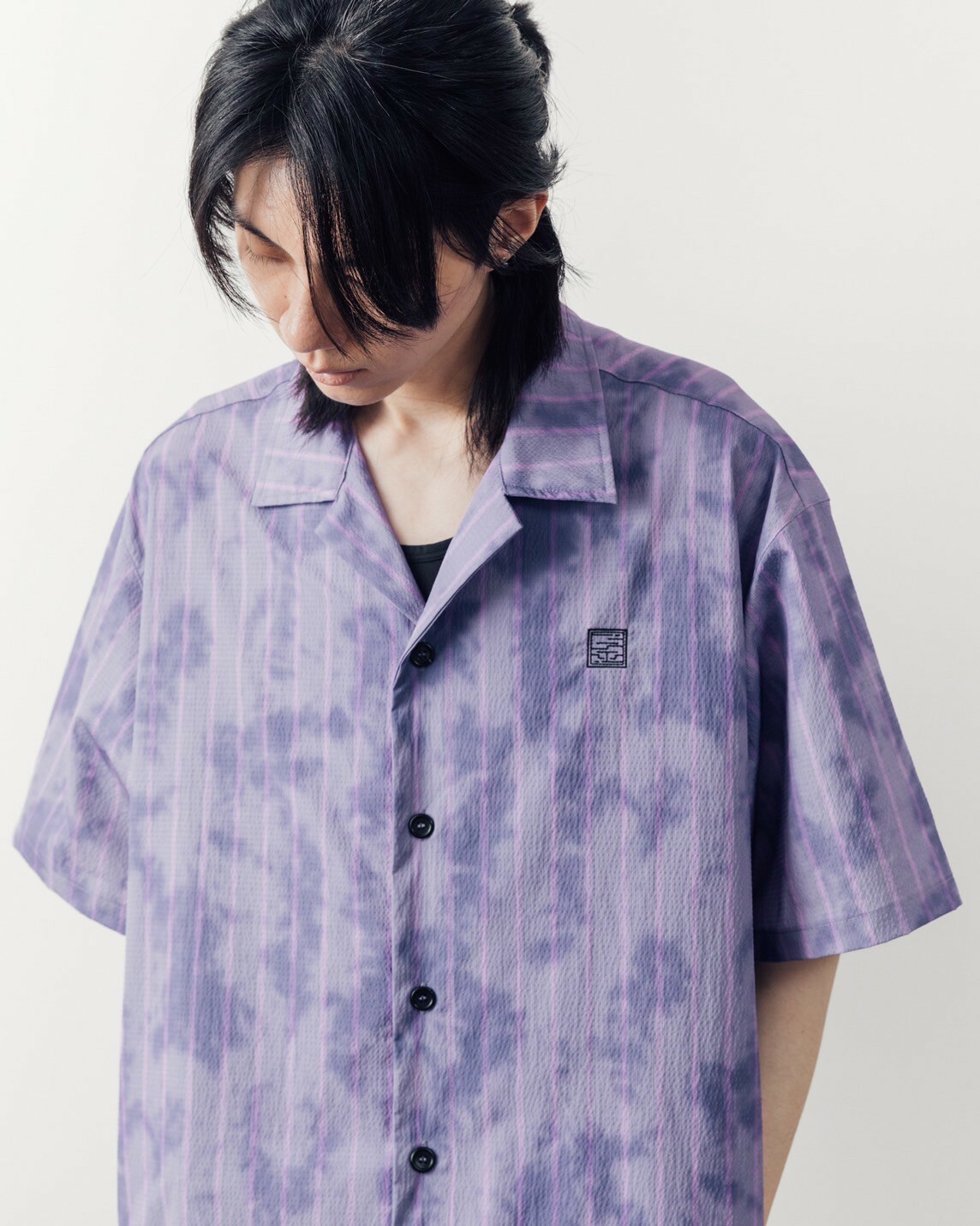 JINEASTERNAU 直紋雜訊泡泡紗襯衫