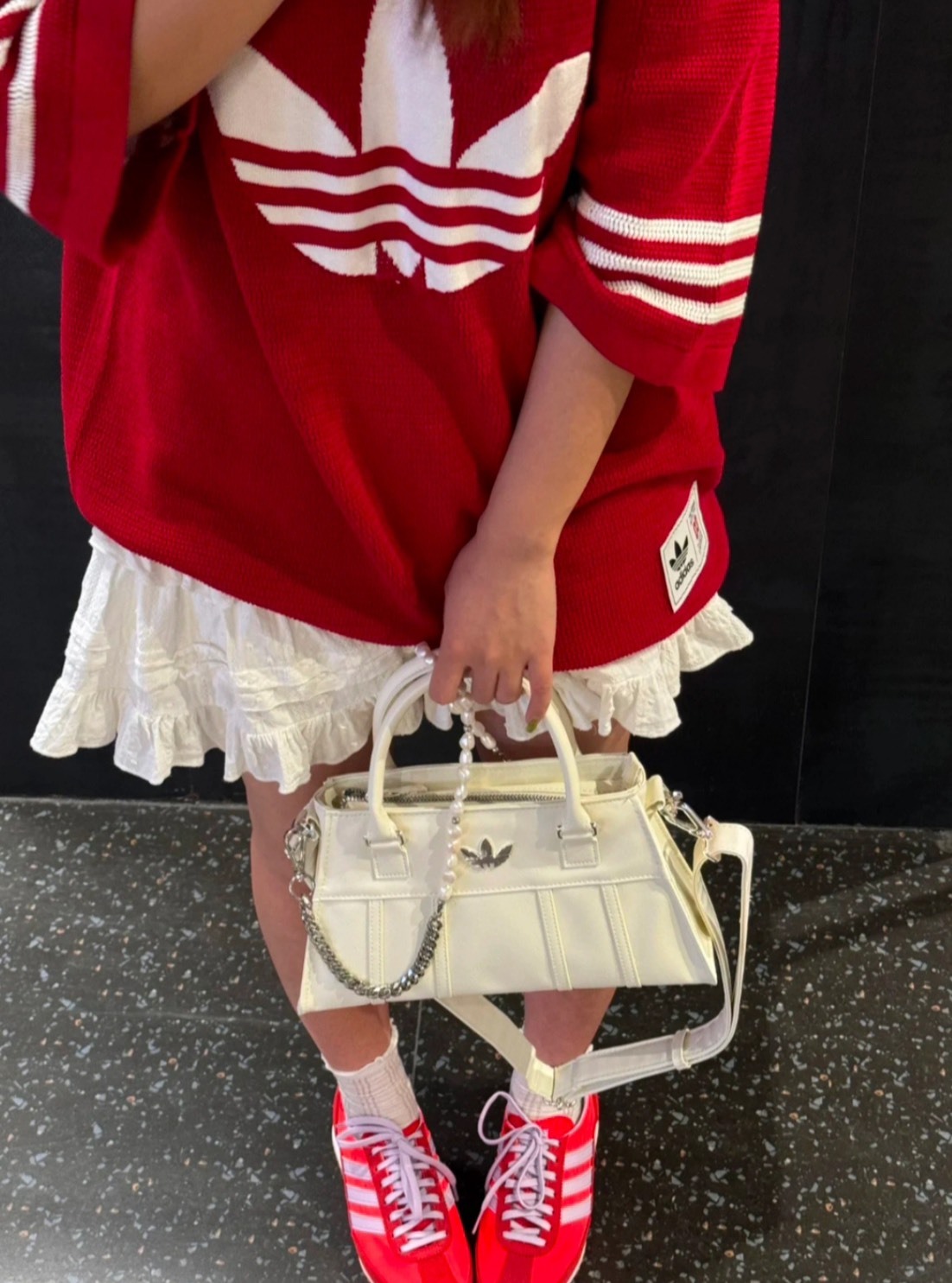 adidas 三葉草 乳白沙漏斜背包