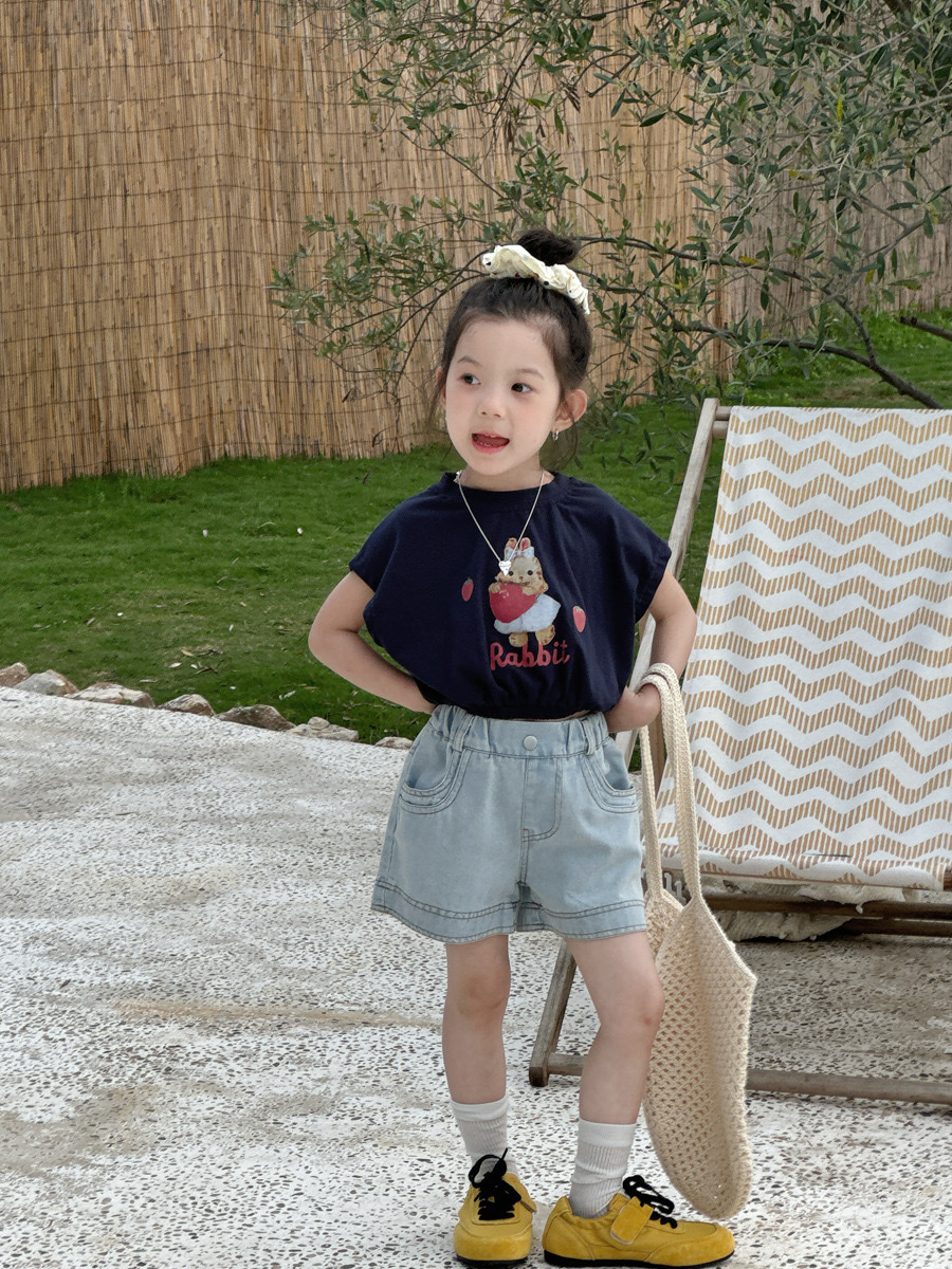 高腰淺藍A字牛仔短褲