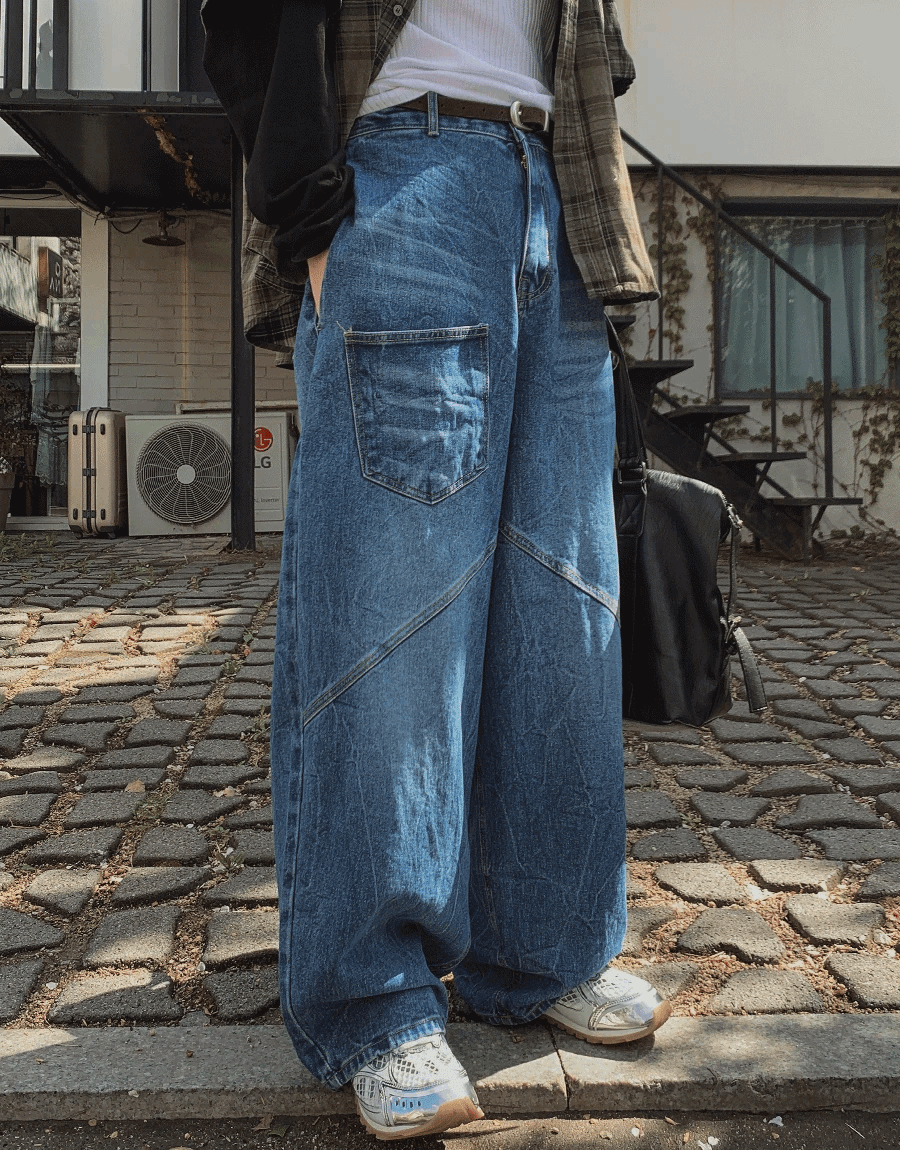 後口袋剪裁寬牛仔褲