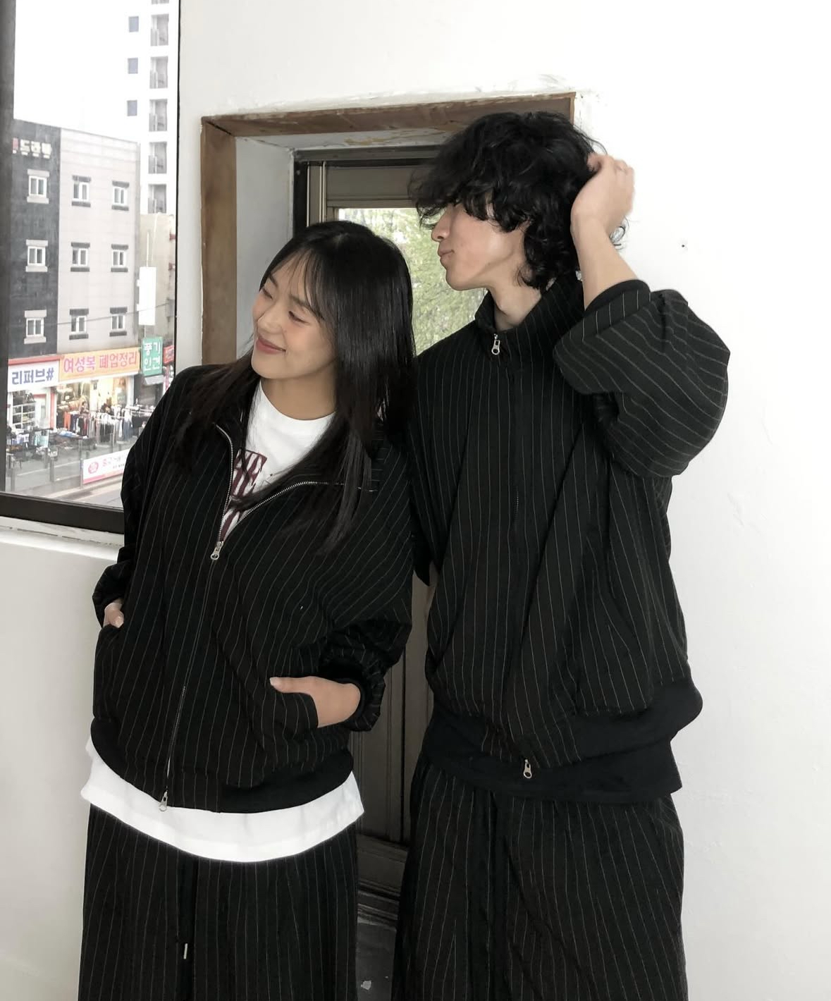 JIN UNIVERSAL 🇰🇷韓國 細條紋 寬鬆休閒 運動套裝 外套