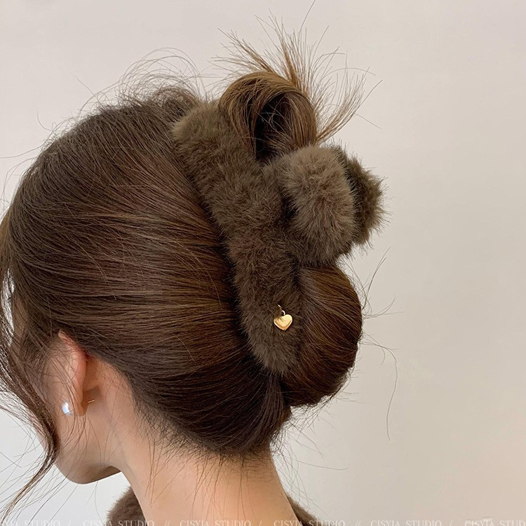 Elegant Fluffy Plush Claw Clip