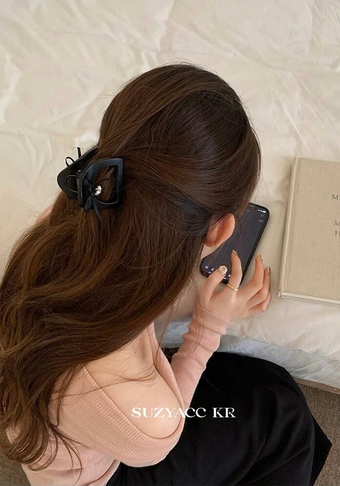 [2 FOR RM10] Bow Hollow-Out Half-Moon Hair Claw