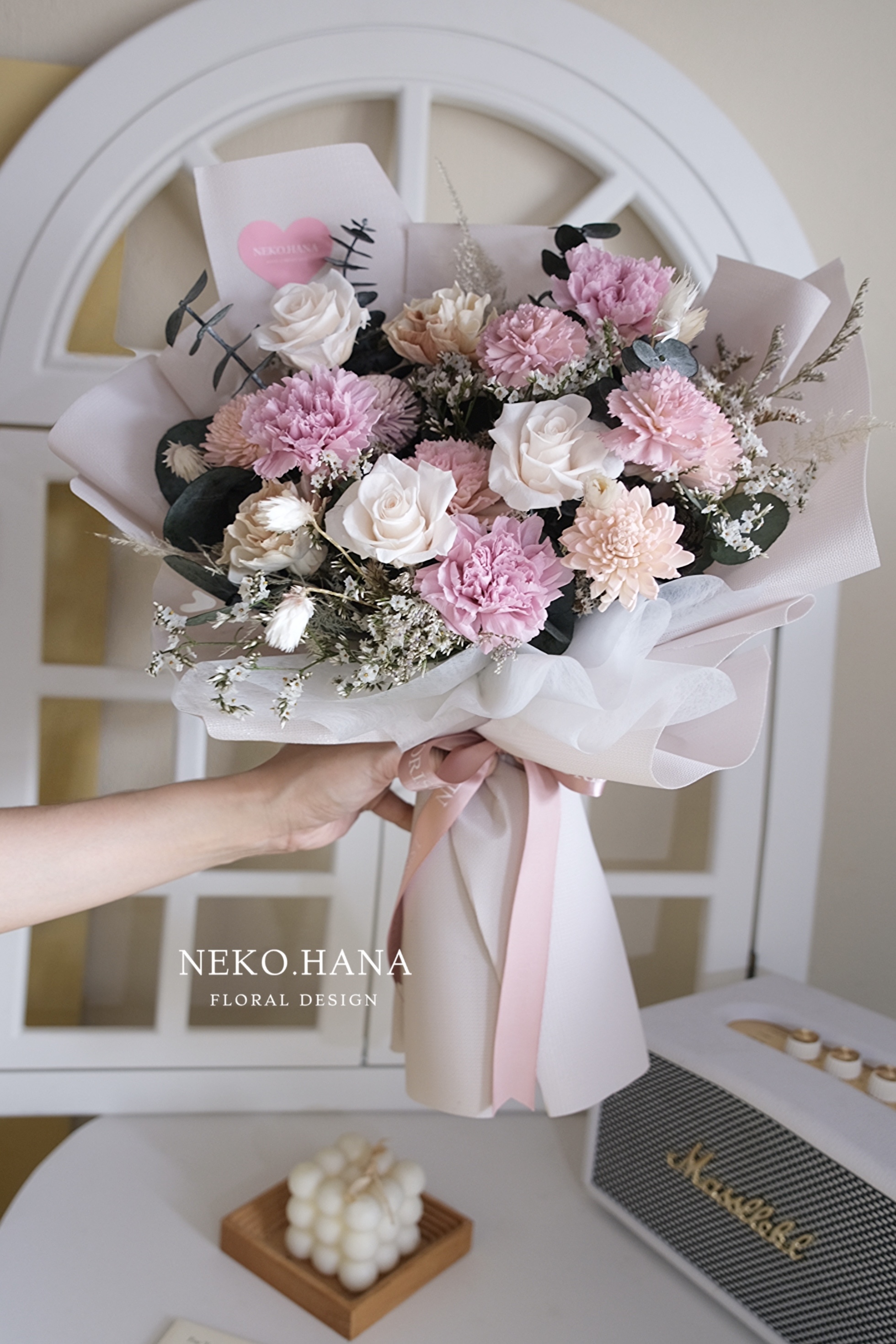 粉紫色康乃馨花束