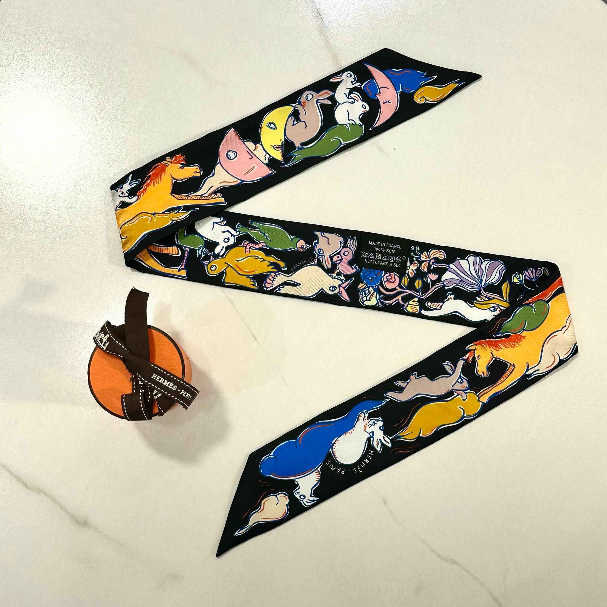 全新HERMES TWILLY H064007S 黑色/黃色/粉色 Mille et Un Lapins Twilly #BRAND NEW #香榭站正品