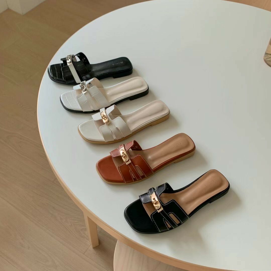 經典鎖扣H拖鞋