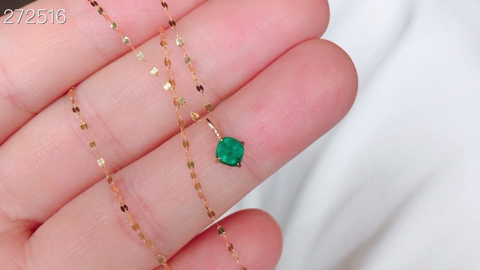 五月母親節限定｜糖塔祖母綠鎖骨鍊