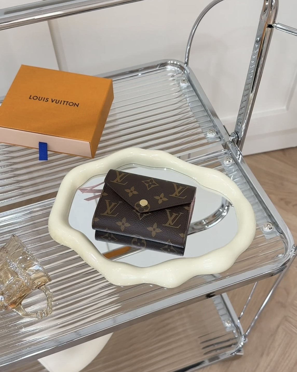 LV｜VICTORINE 三折短夾 內裡芭比粉 M62360