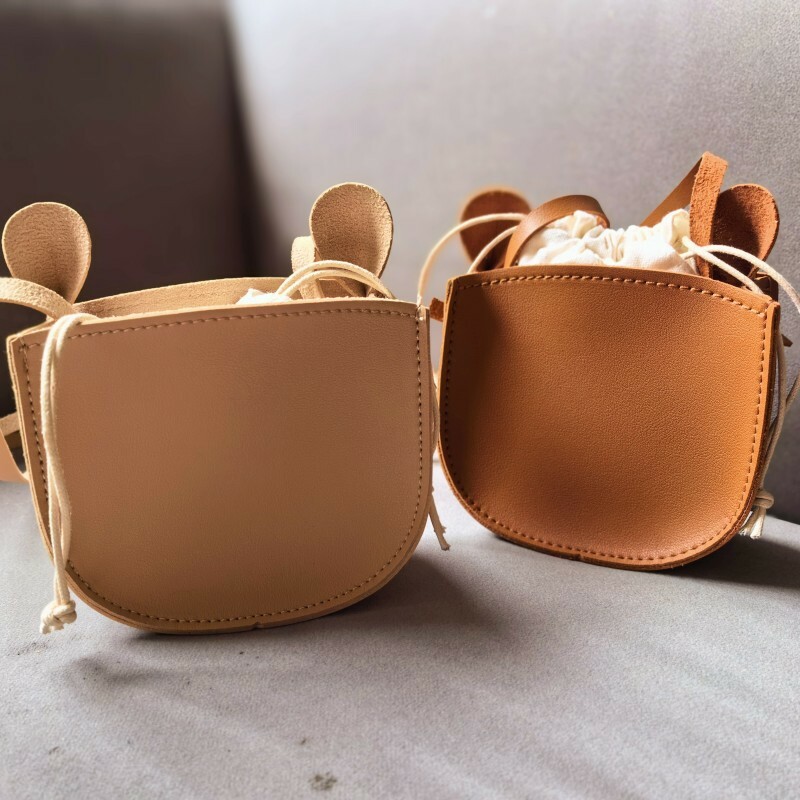 25夏 小兔子束口斜背包（兩色）