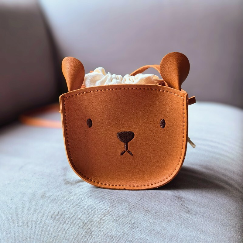 25夏 小兔子束口斜背包（兩色）