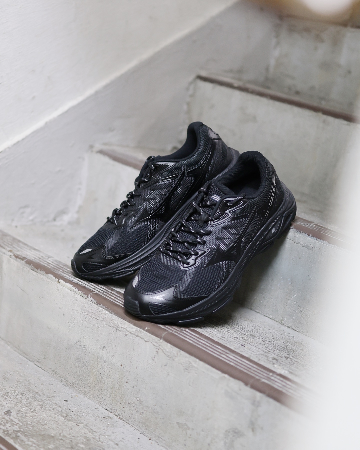 MIZUNO Racer V2 TRIPLE BLACK 全黑 D1GH250604