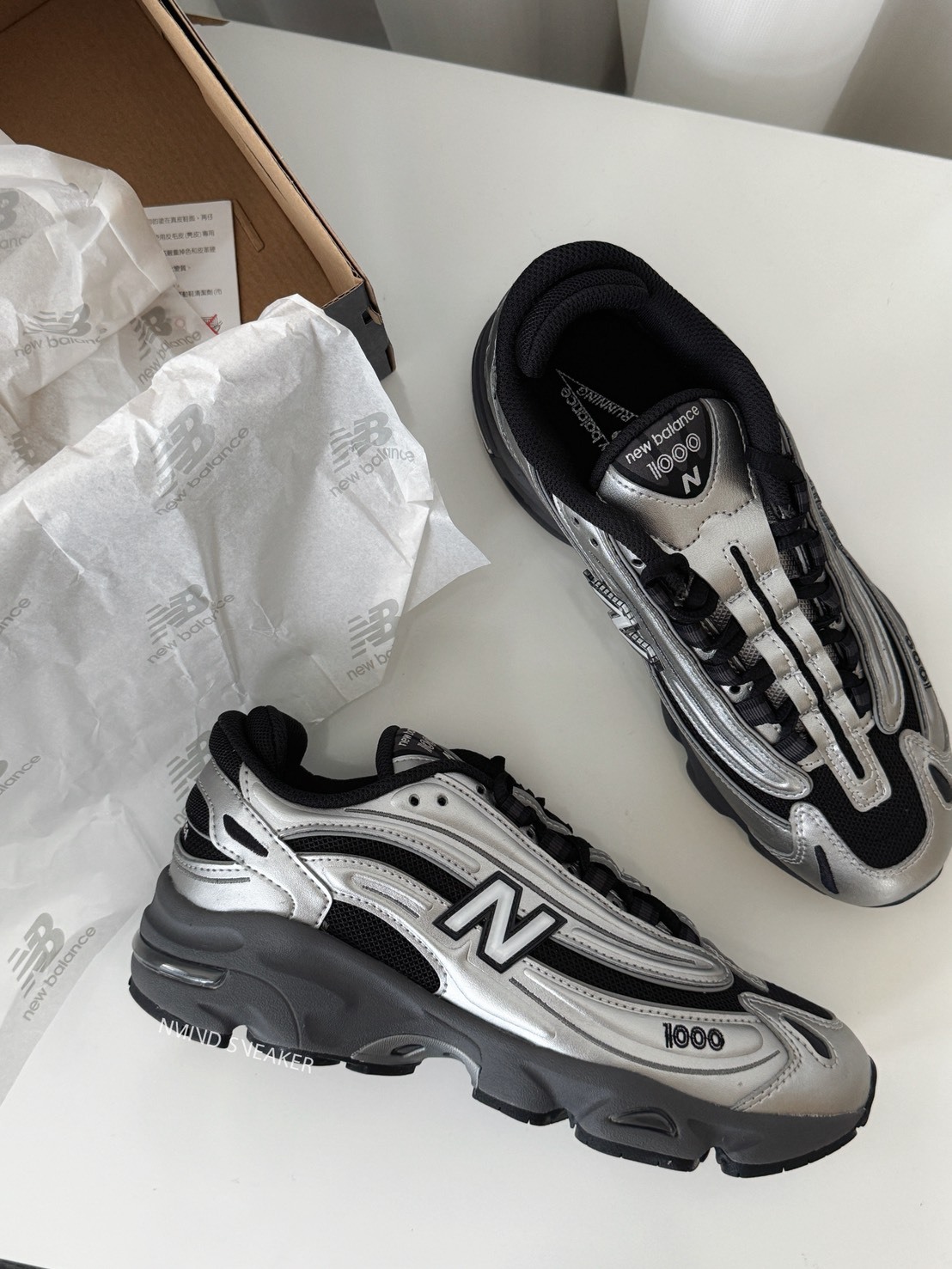 New Balance "Black Silver Metallic " 金屬黑銀