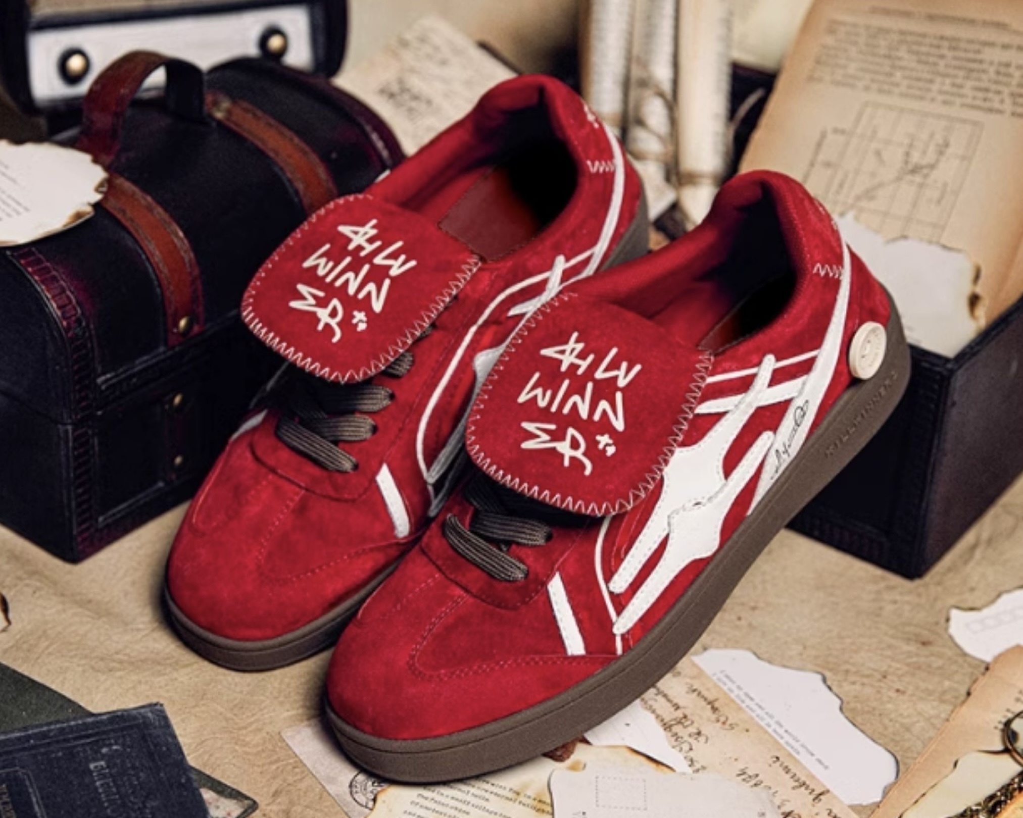 KILLWINNER 紅絲絨德訓鞋