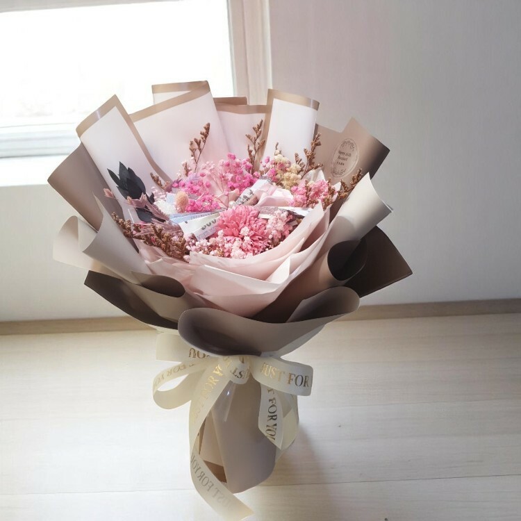 奶茶色包裝蝴蝶500元茶色鈔票花束,新款鈔票花束蝴蝶花園造型鈔票花束