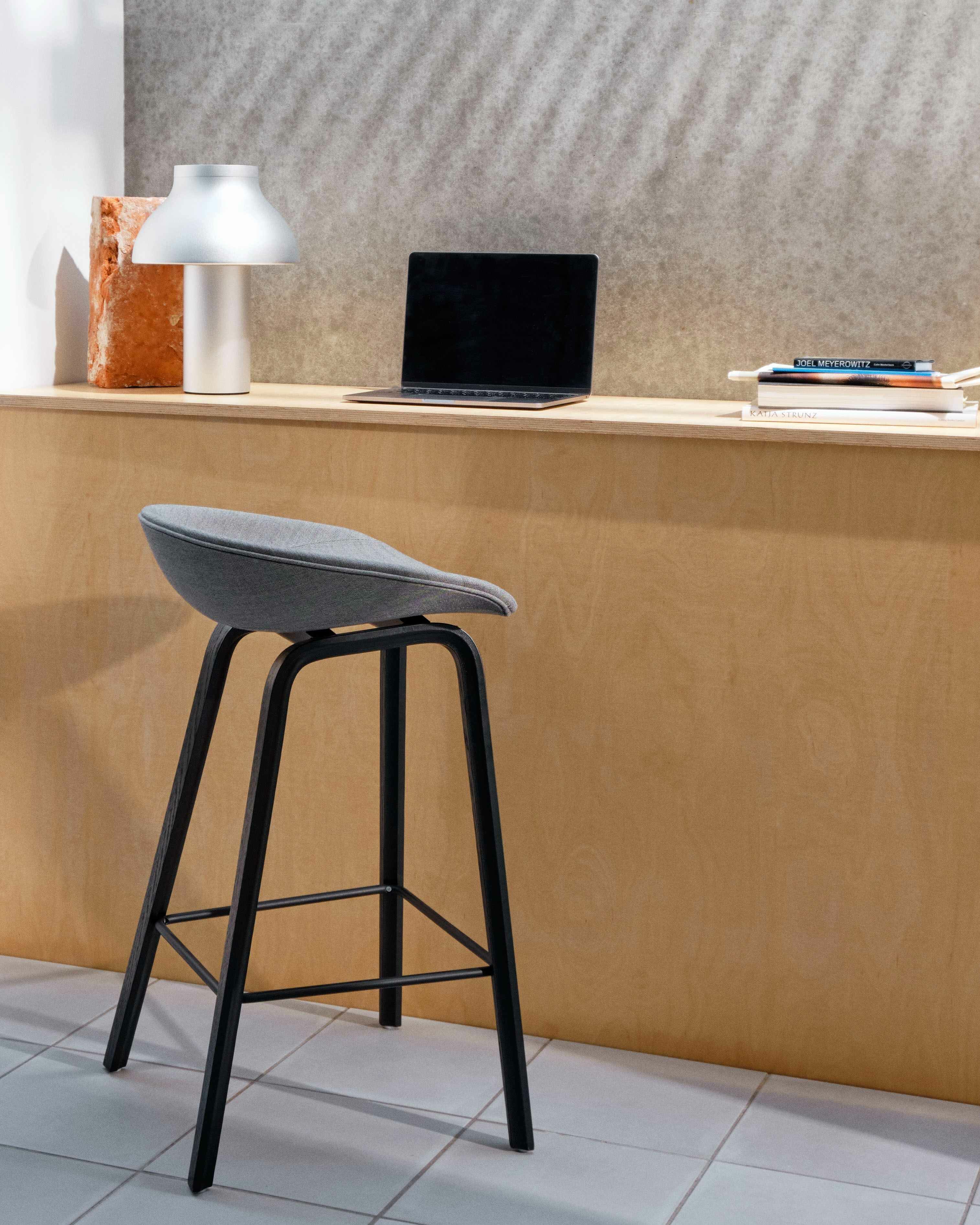 AAS 33 / 高腳椅(低款)