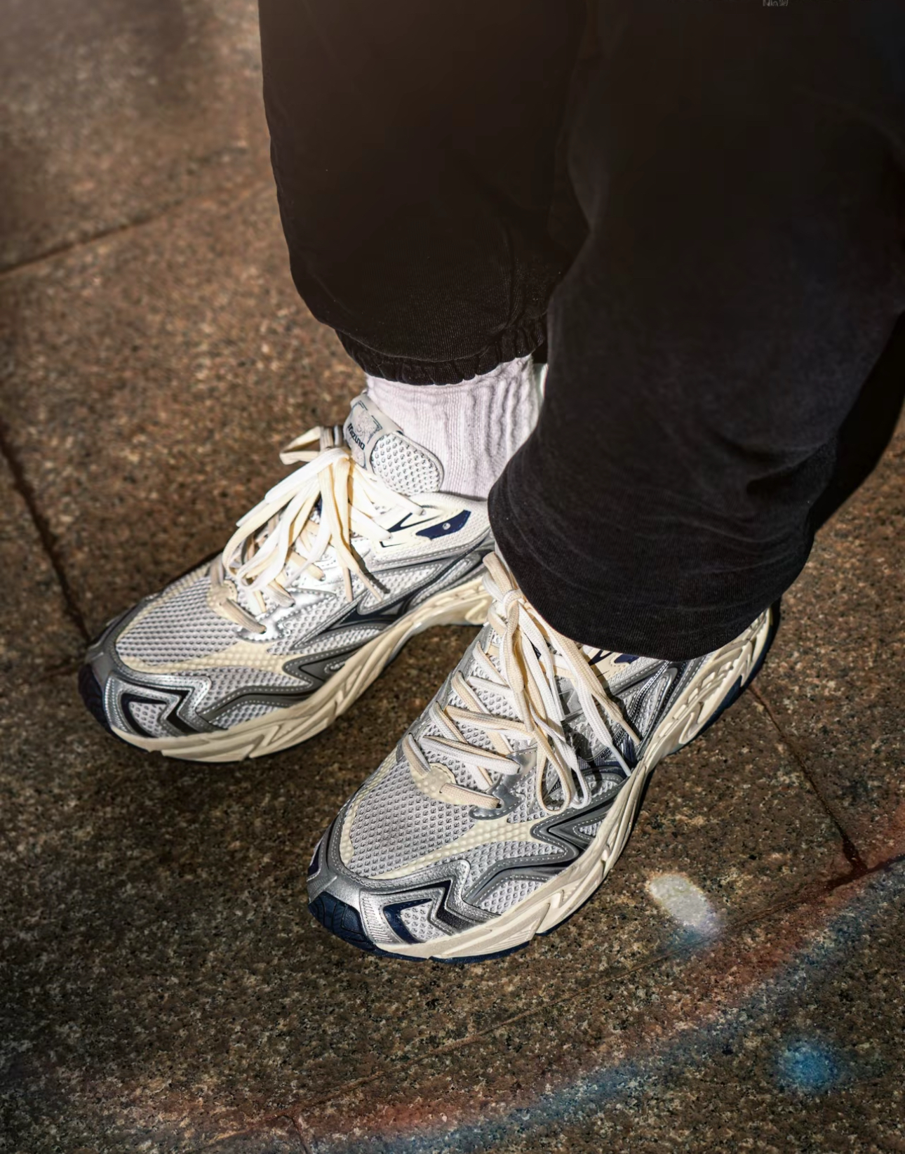 預訂| Mizuno Adventure V2 Cream/Silver
