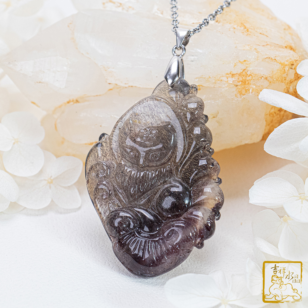 Black Super Seven Fox Fairy Pendant 17.3g