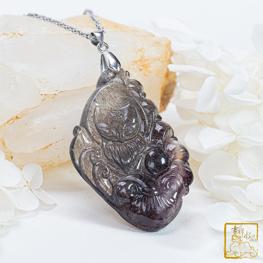 Black Super Seven Fox Fairy Pendant 17.3g