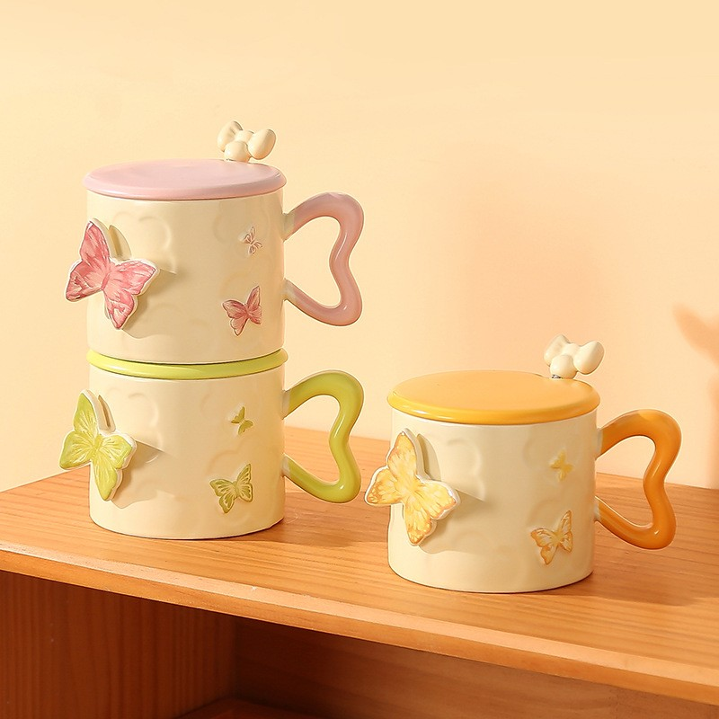 Fluttering Butterfly Mug with Lid and Spoon