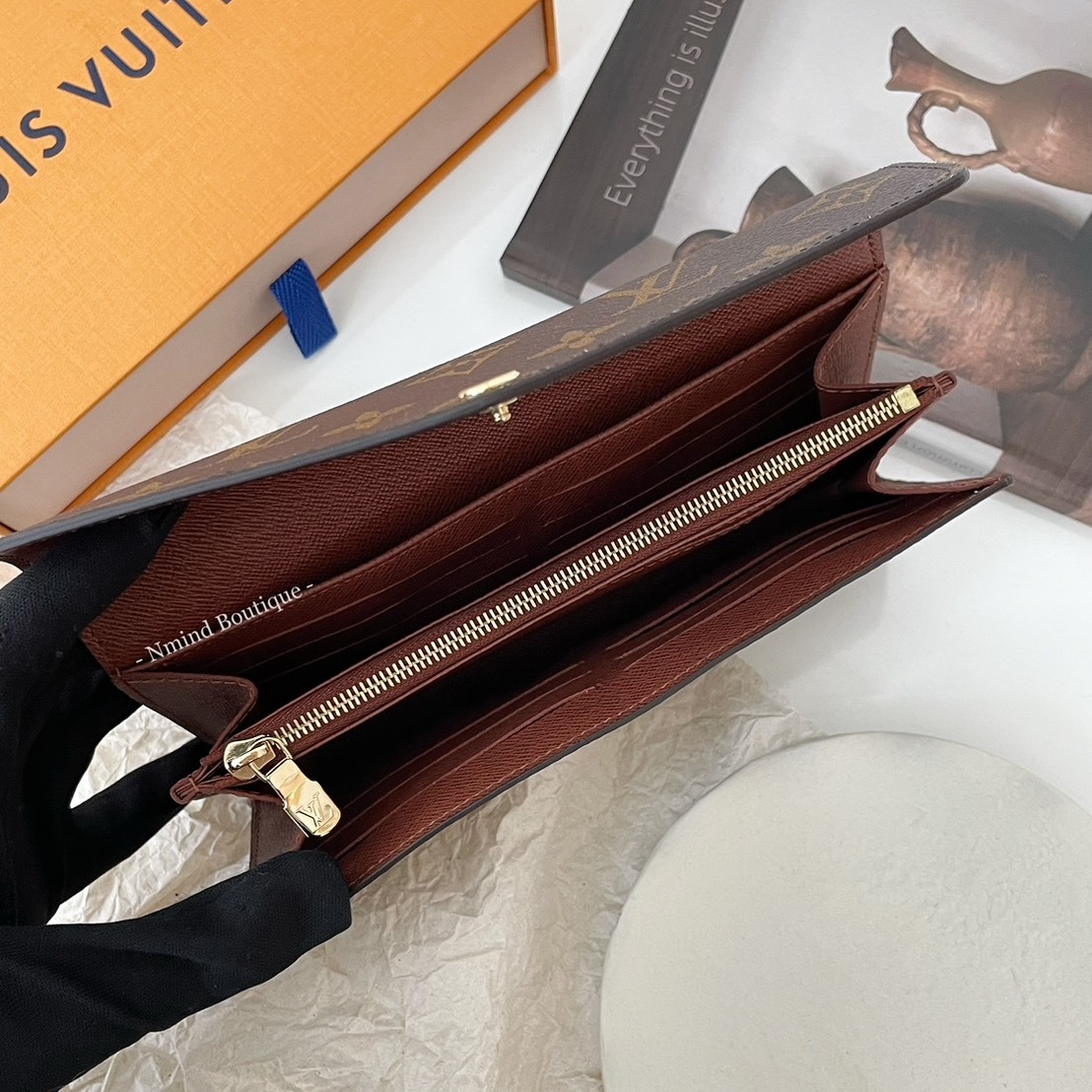 LOUIS VUITTON Sarah Wallet / Brown
