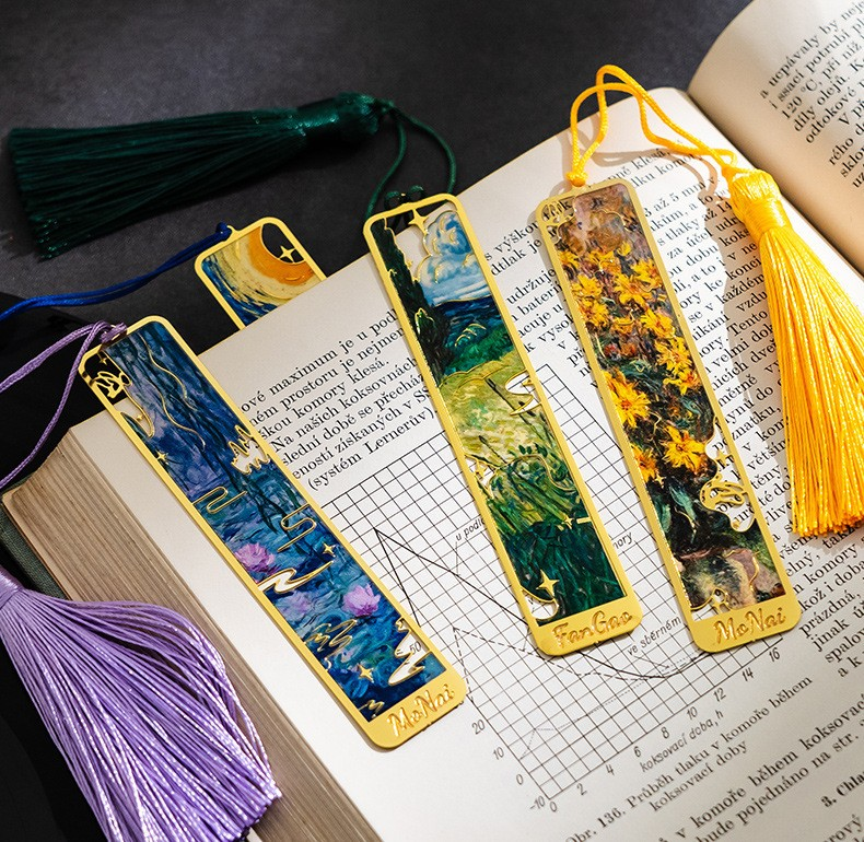 Chinese-Style Hollow Metal Bookmark with Tassel