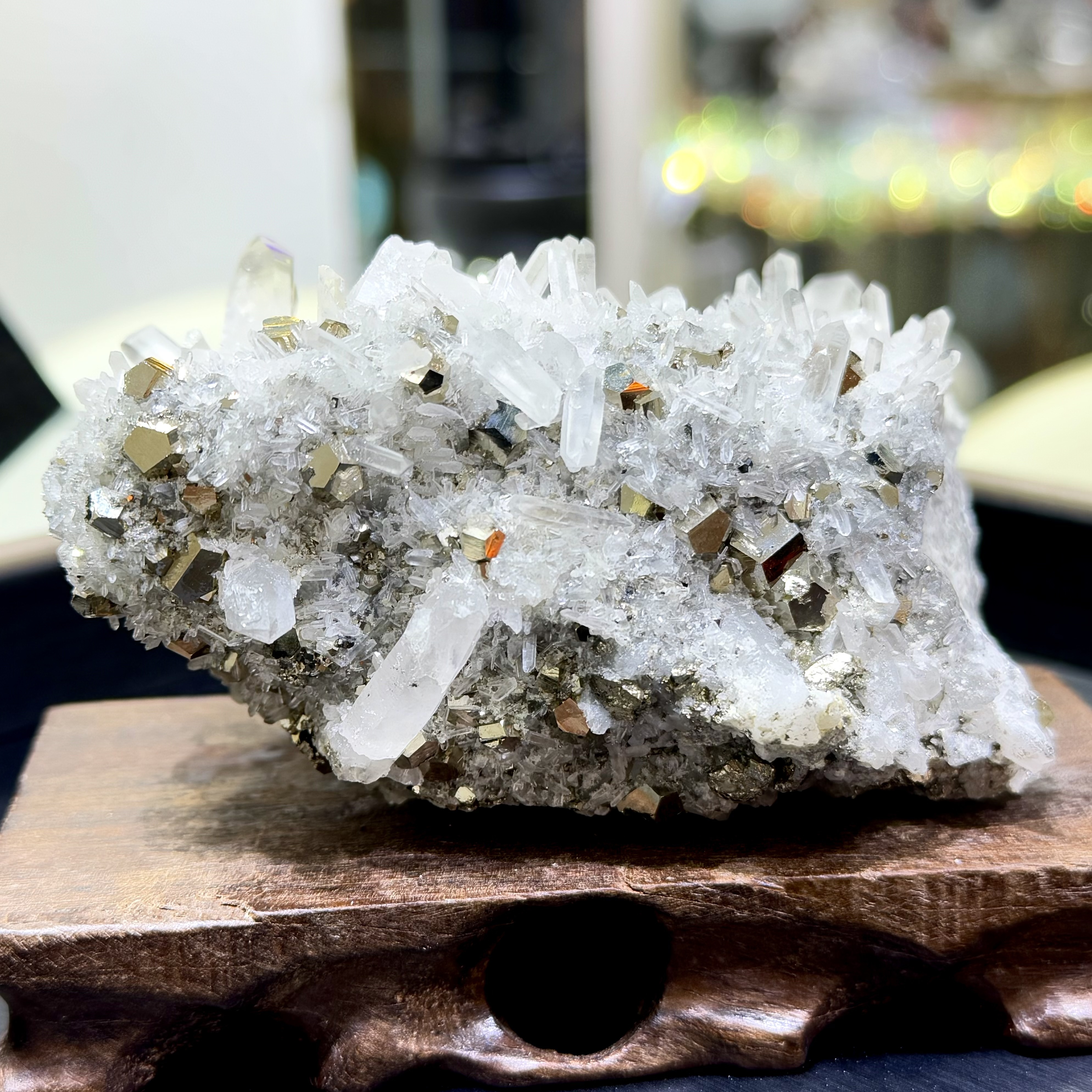 【招偏財】白晶共生黃鐵礦 (編號0715)