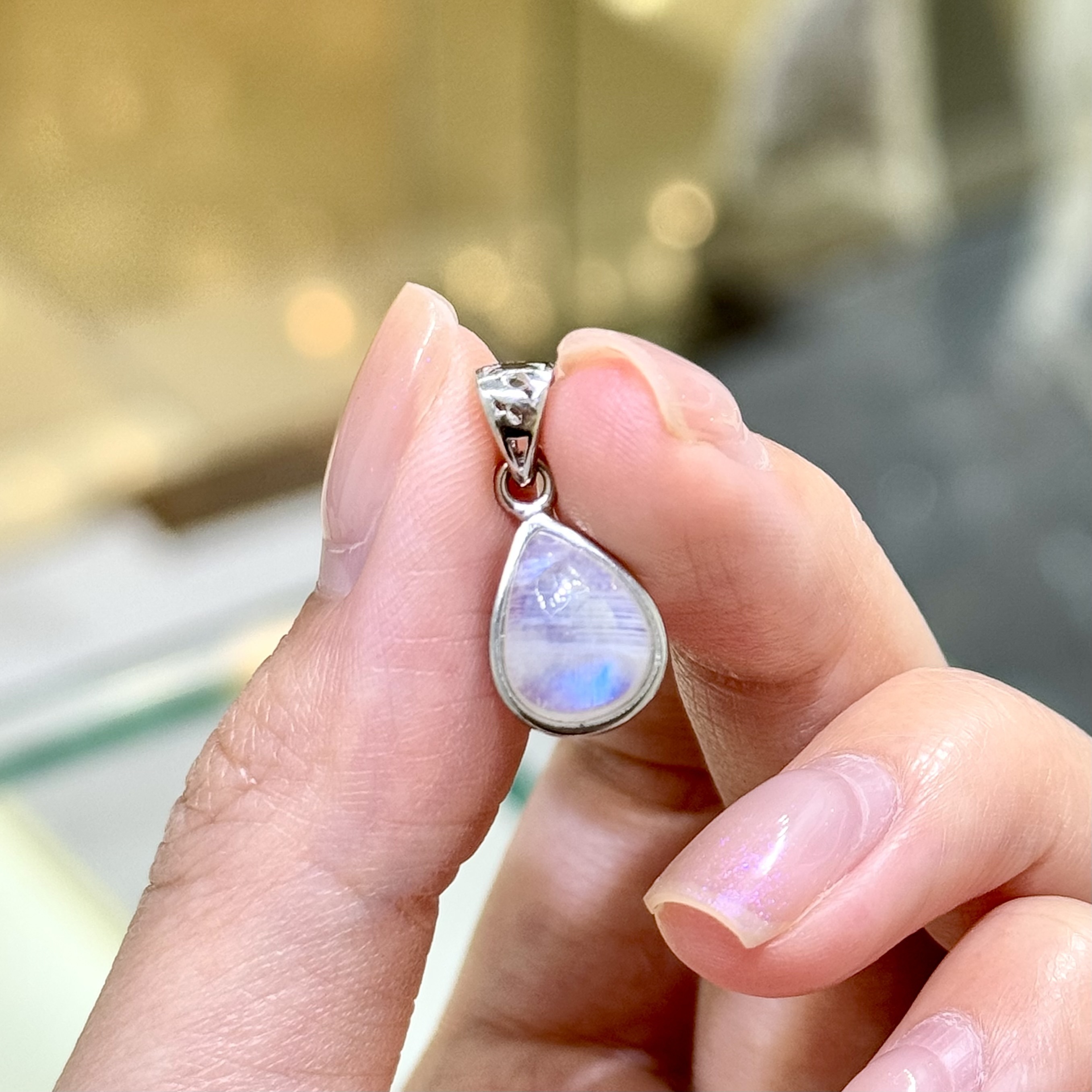 【平衡情緒】印度月亮石吊墜 (編號0723)