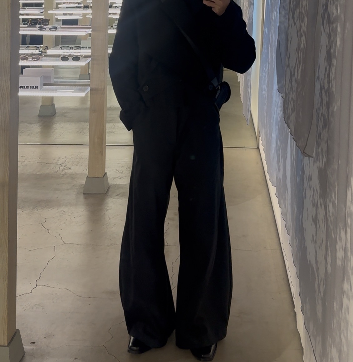 挺版落地彎刀牛仔褲