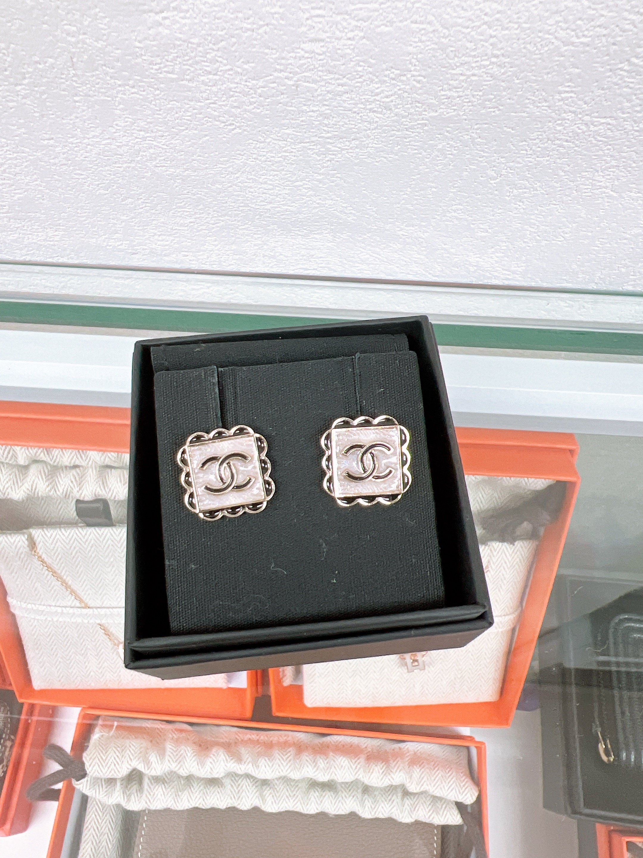 Chanel earrings square 24b