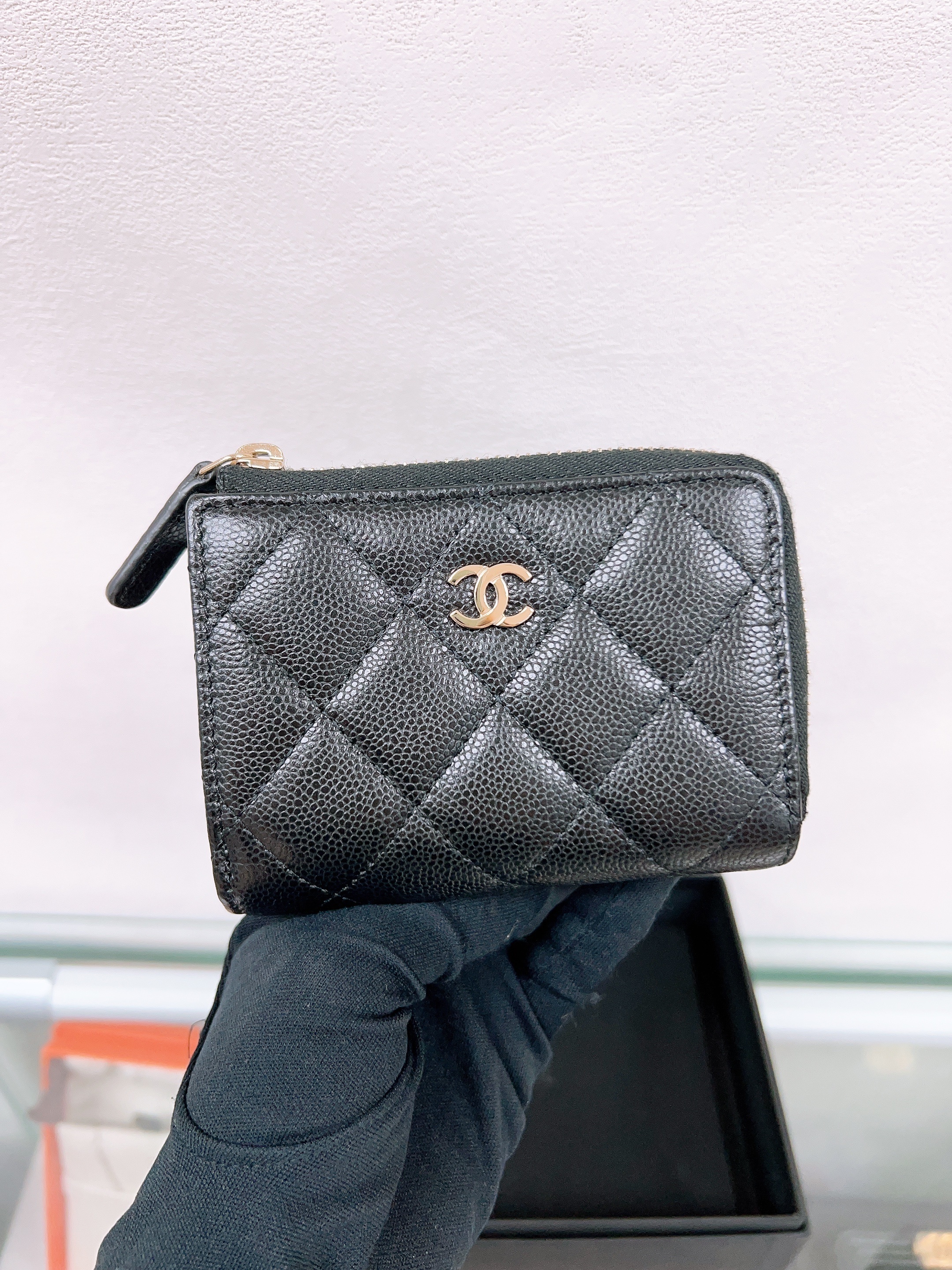 Chanel tri-fold zipped wallet (black caviar GHW)