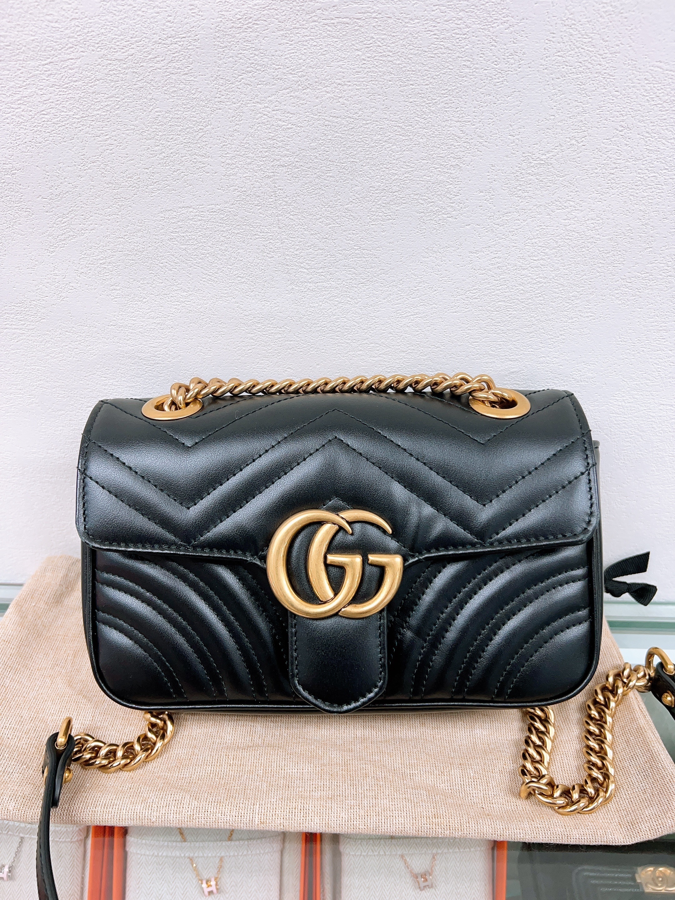 Gucci marmont flap mini black GHW