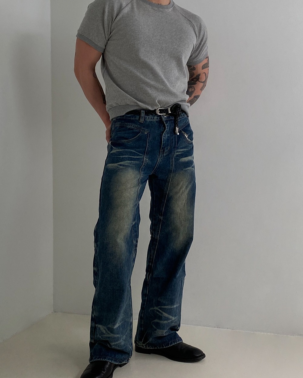 水洗寬喇叭牛仔褲