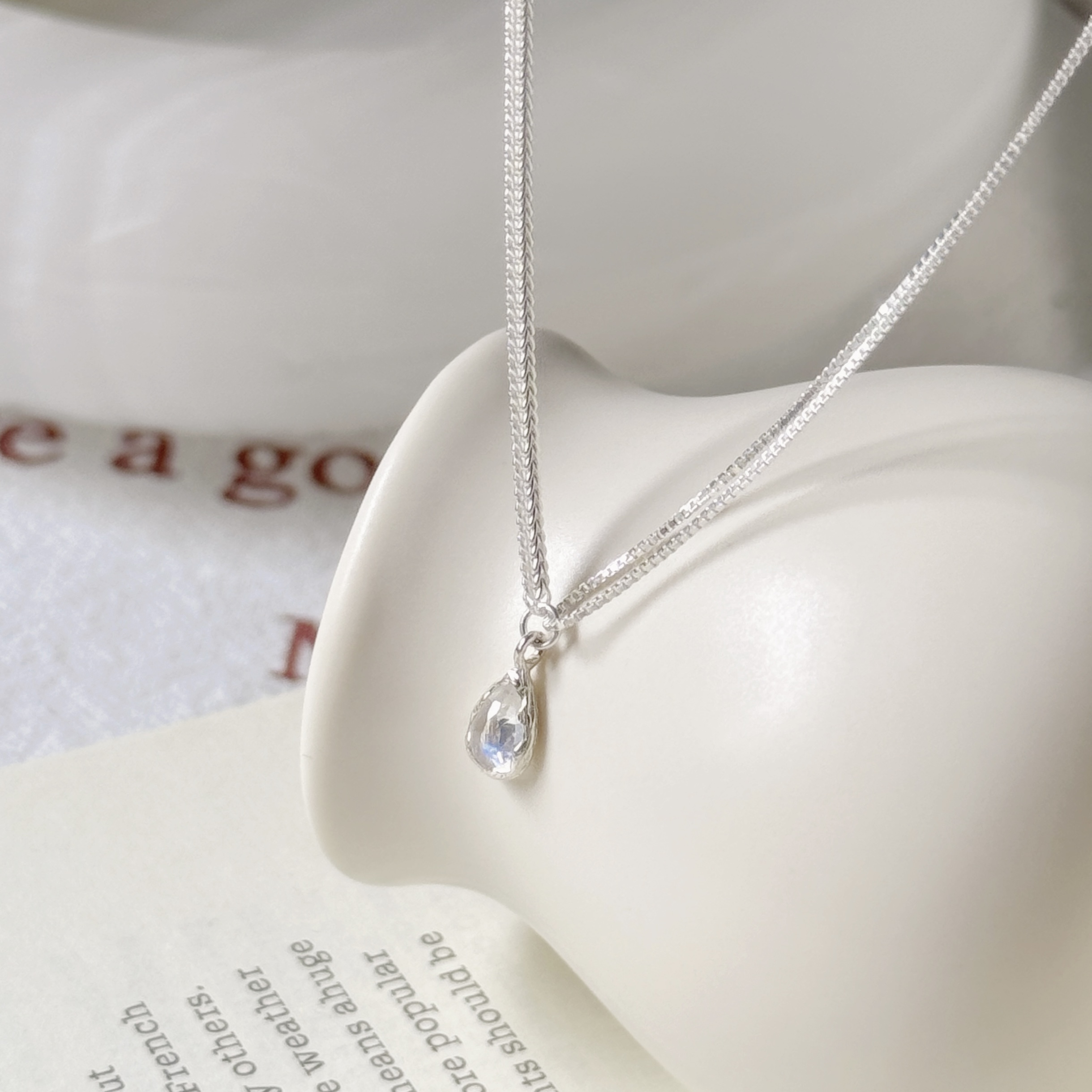 月光水滴不對稱編織感項鍊