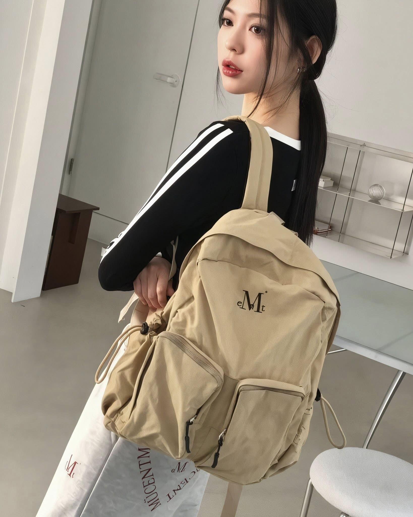 Mucent RION 刺繡雙肩包