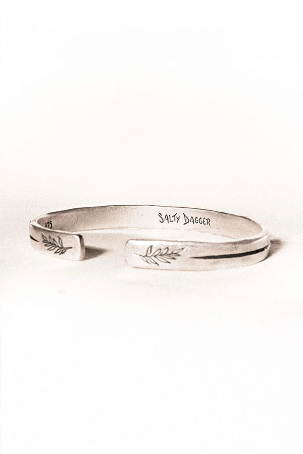 SALTY DAGGER - BLOWING IN THE WIND 手環