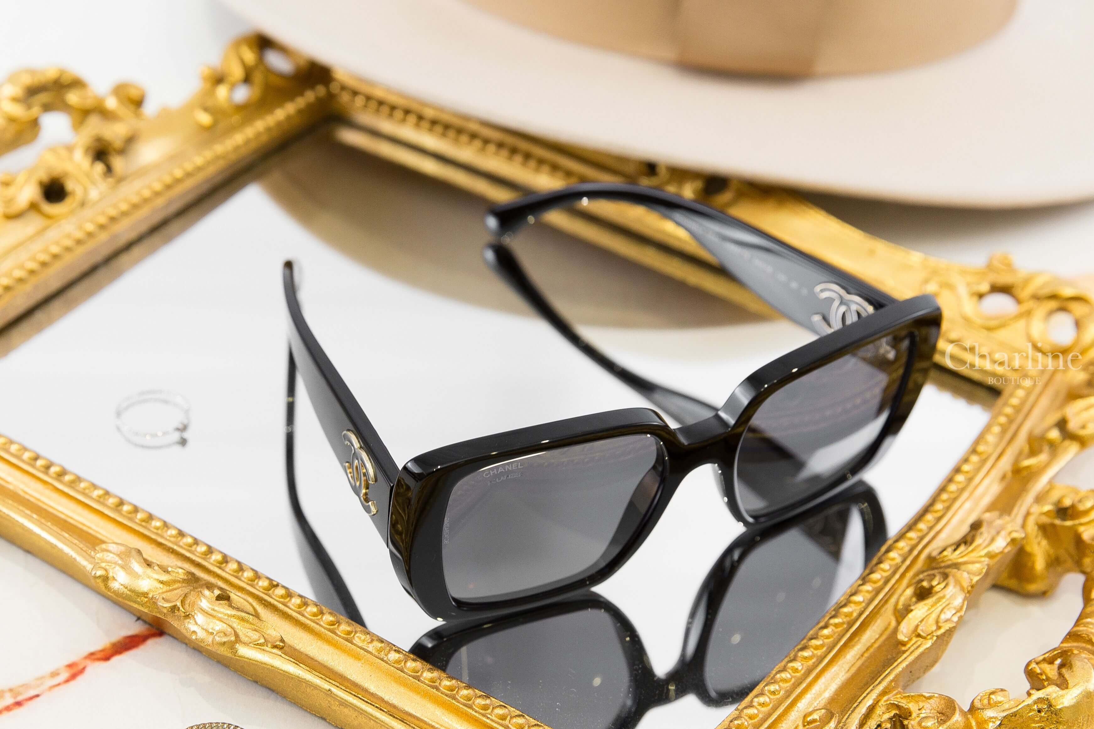 Chanel Square Sunglasses 黑色方框黑色鏡片側邊金色線條滾邊CC太陽眼鏡-Charline Boutique 精品代購