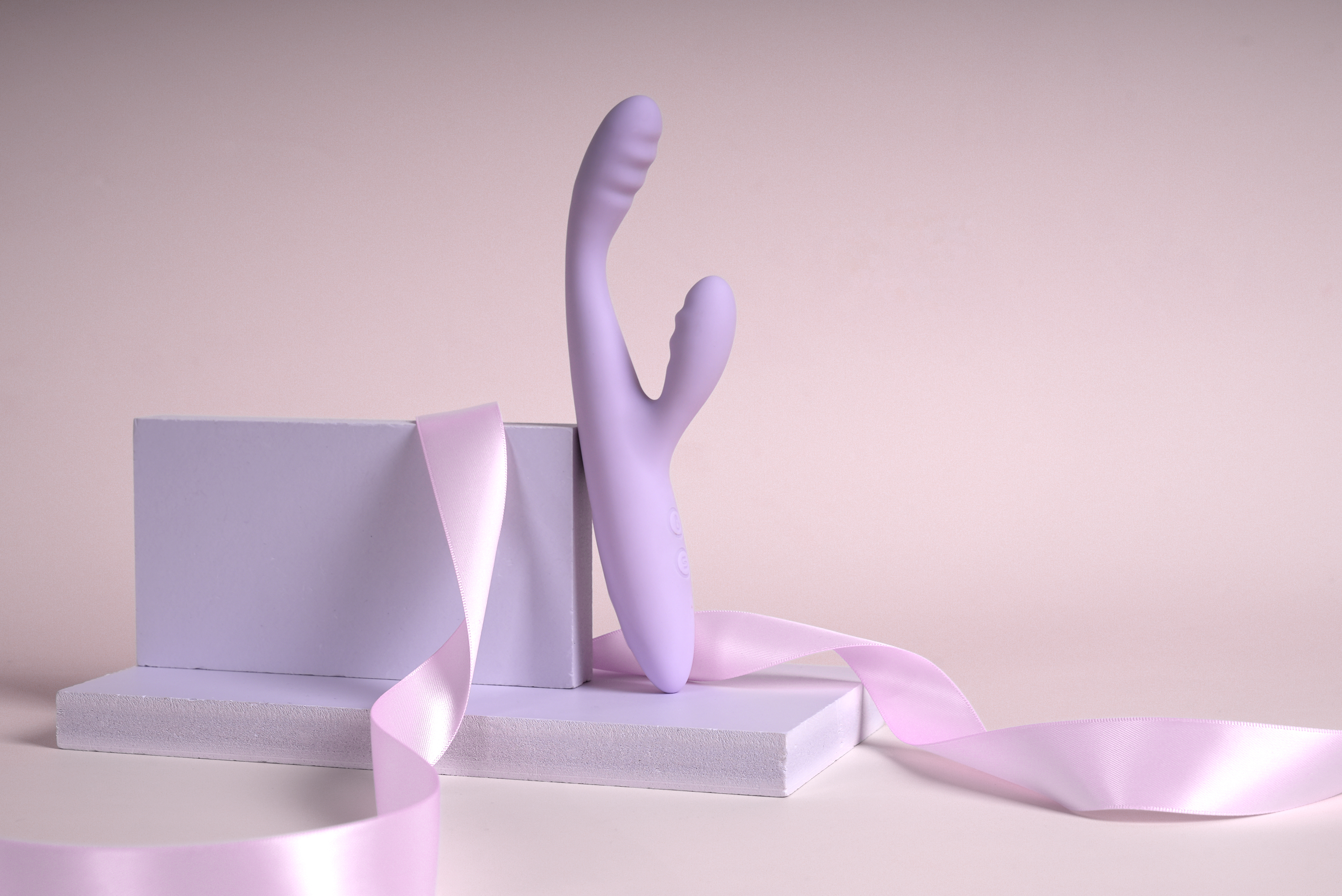 美國 SVAKOM CICI+ 2 智能加熱超薄兔耳按摩棒