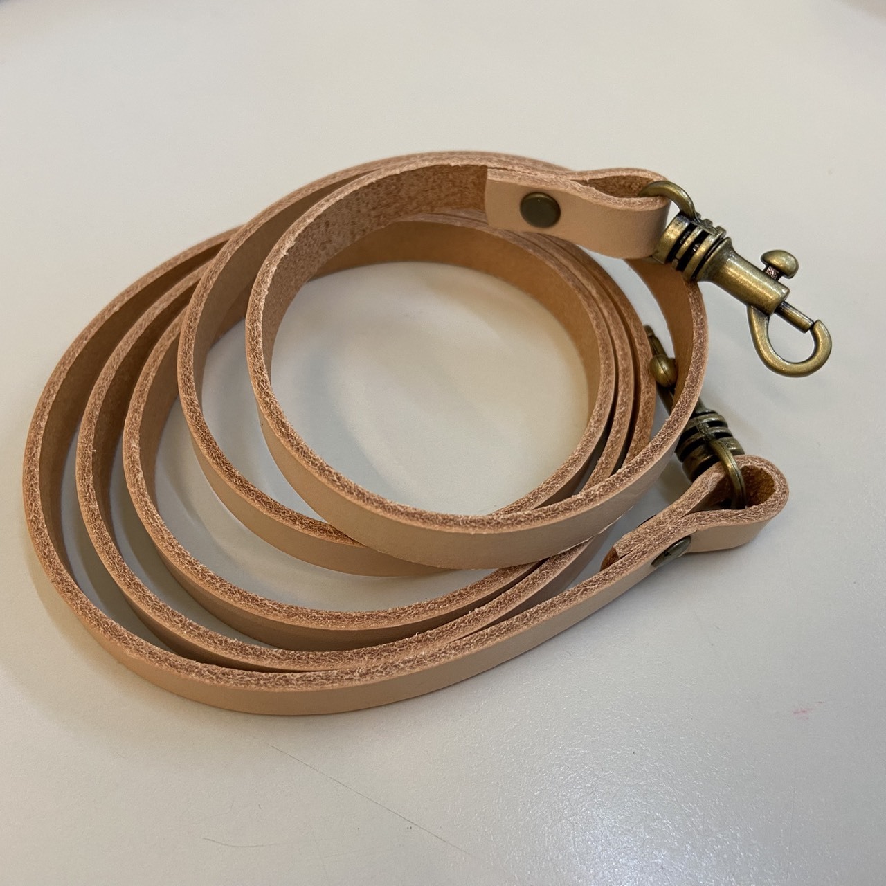 原色皮背帶 (長度110cm、寬度0.8cm)