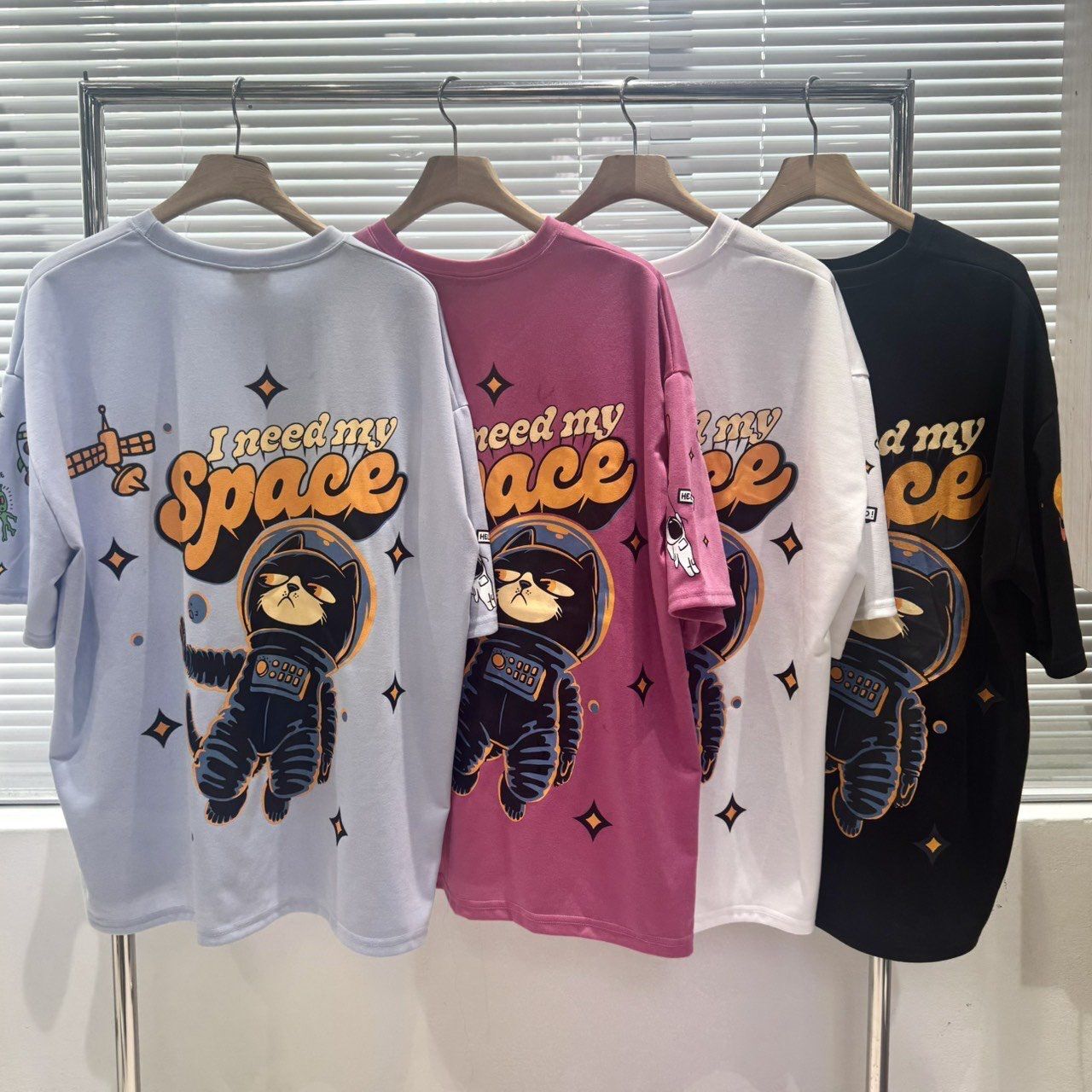 貓仔圖案英文字短袖Tee BY ATTENTION-382T