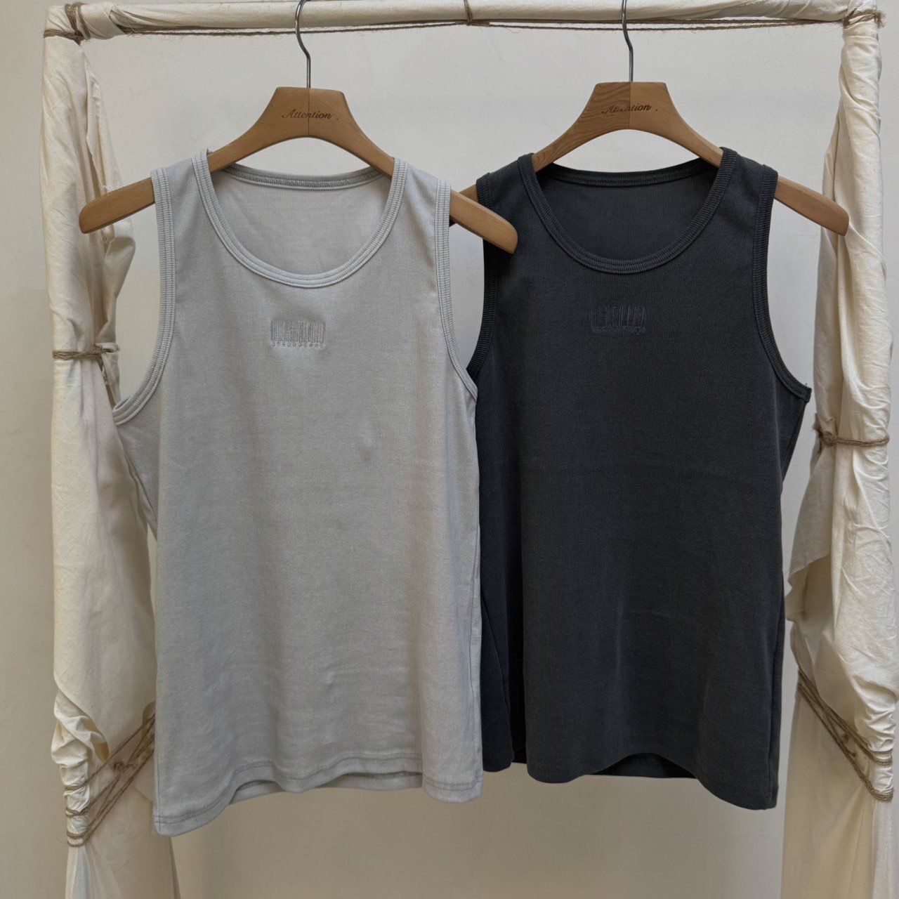 淨色背心 BY ATTENTION-385V