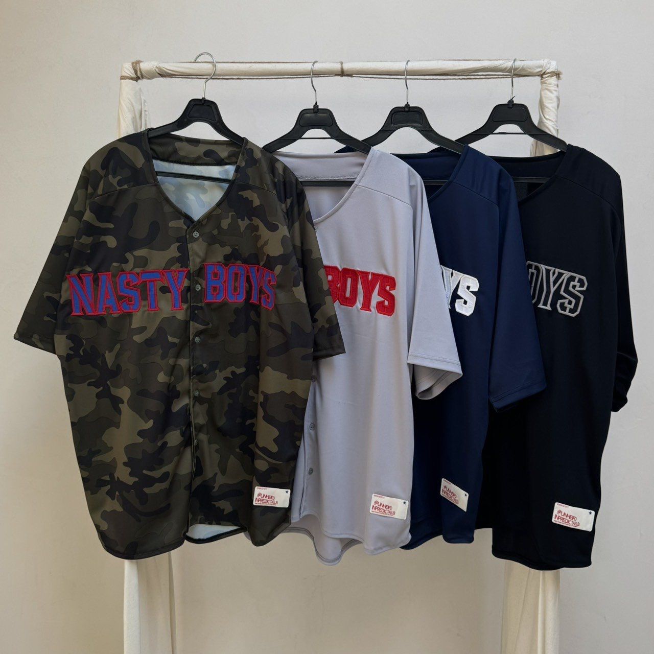 英文字開胸短袖Tee BY ATTENTION-390S