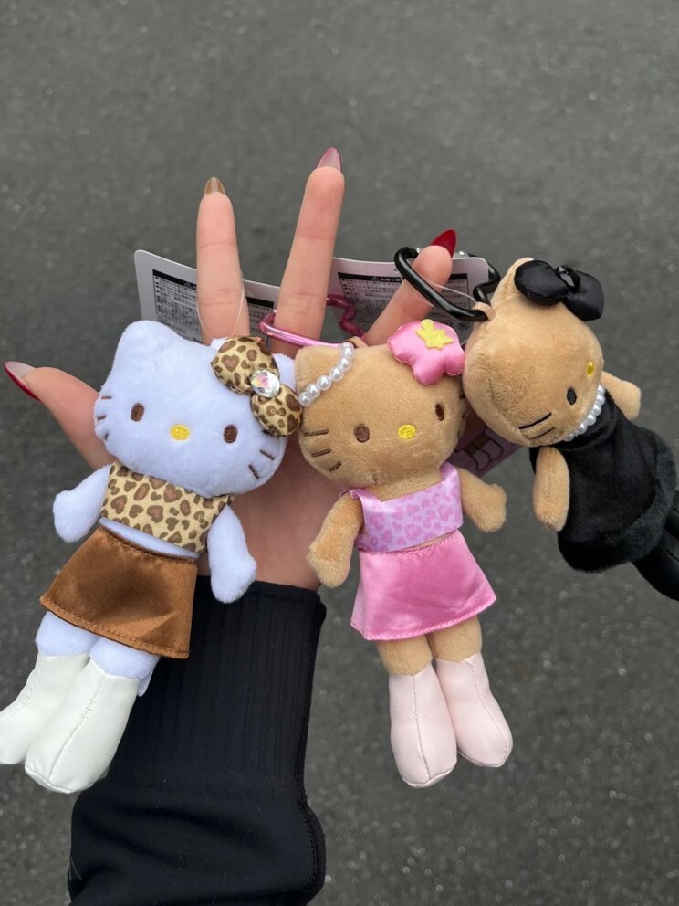 KTQ STORE ‧ 日本 Sanrio 三麗鷗 50周年限定 長腿Kitty 平成辣妹系列 吊飾 娃娃 三款