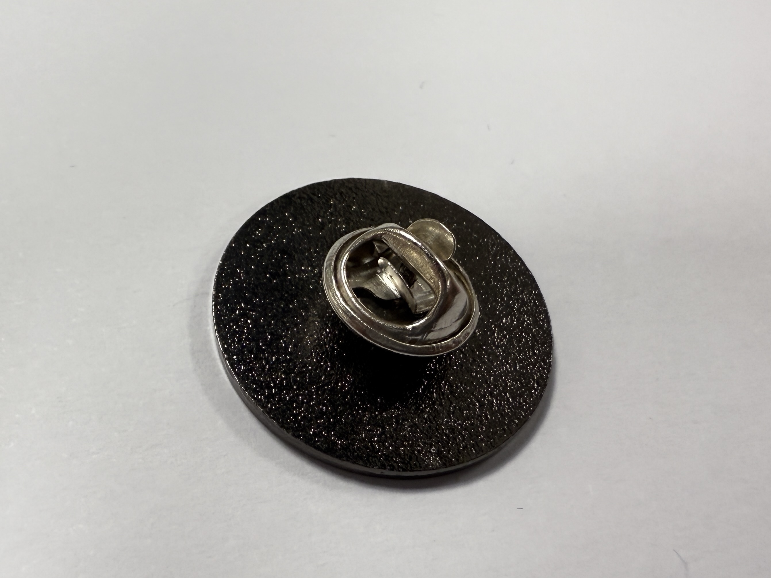 KAVU TEAM HONG KONG Logo #襟章 #香港限定 #黑底白字