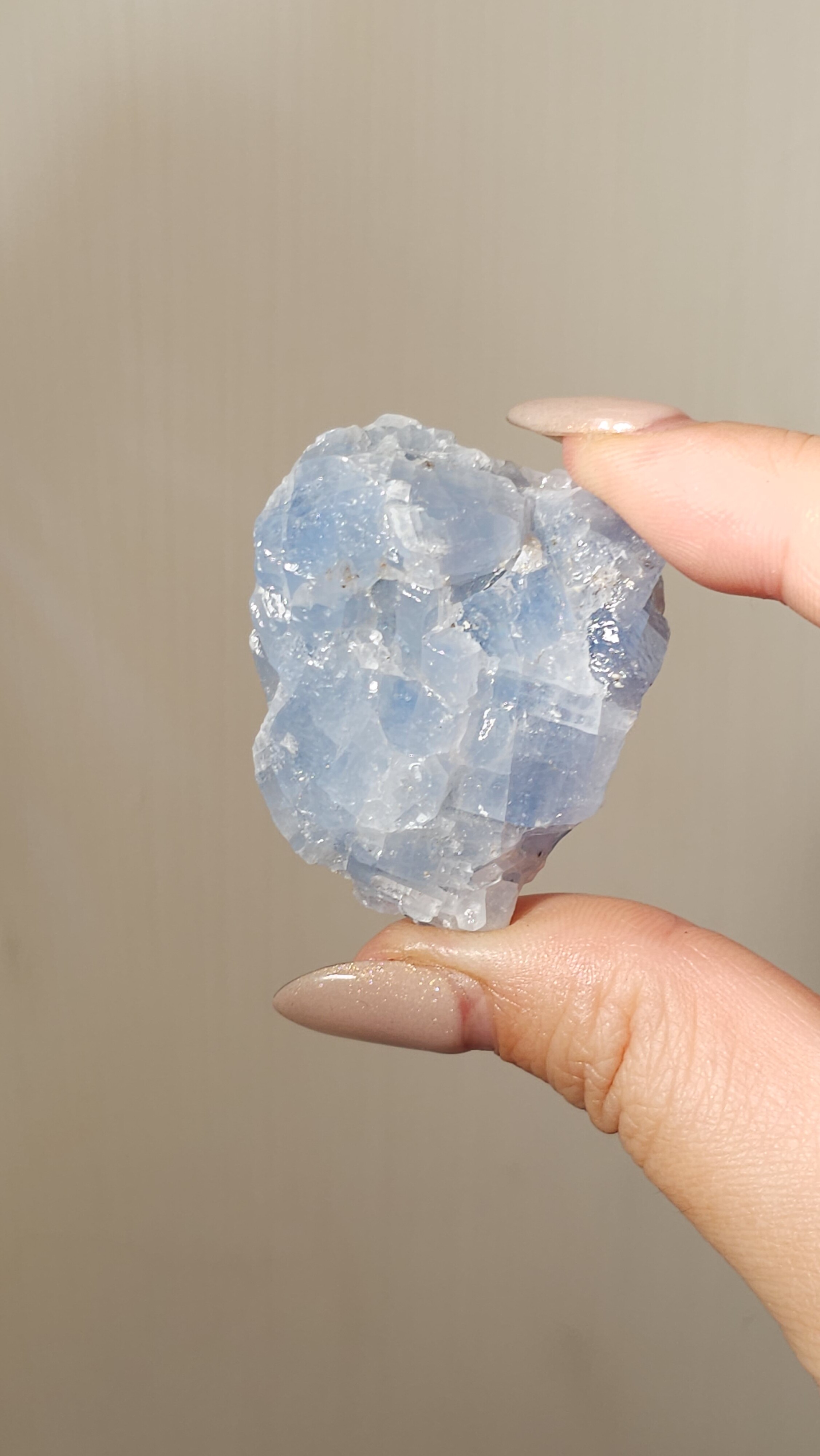 有灌膠的藍方解石 #1135