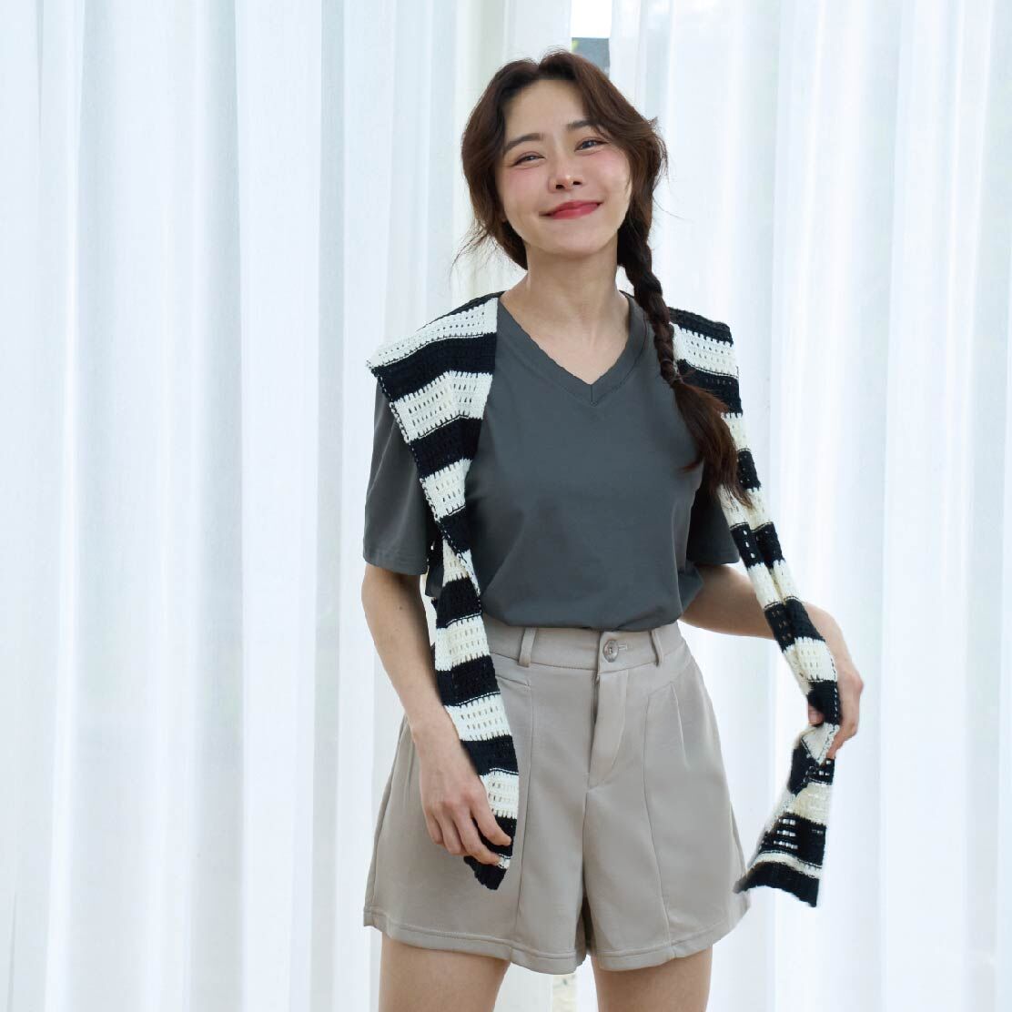 Sorona冰感認證-V領透沁涼感素Ｔ-鐵灰