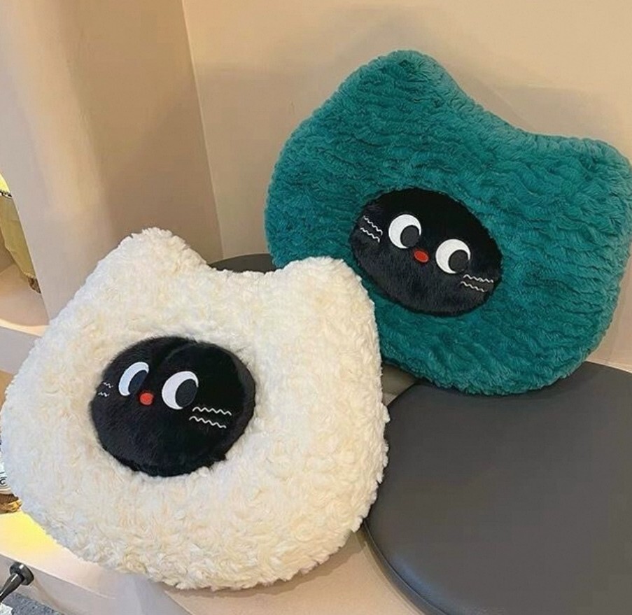 可愛貓咪毛絨抱枕