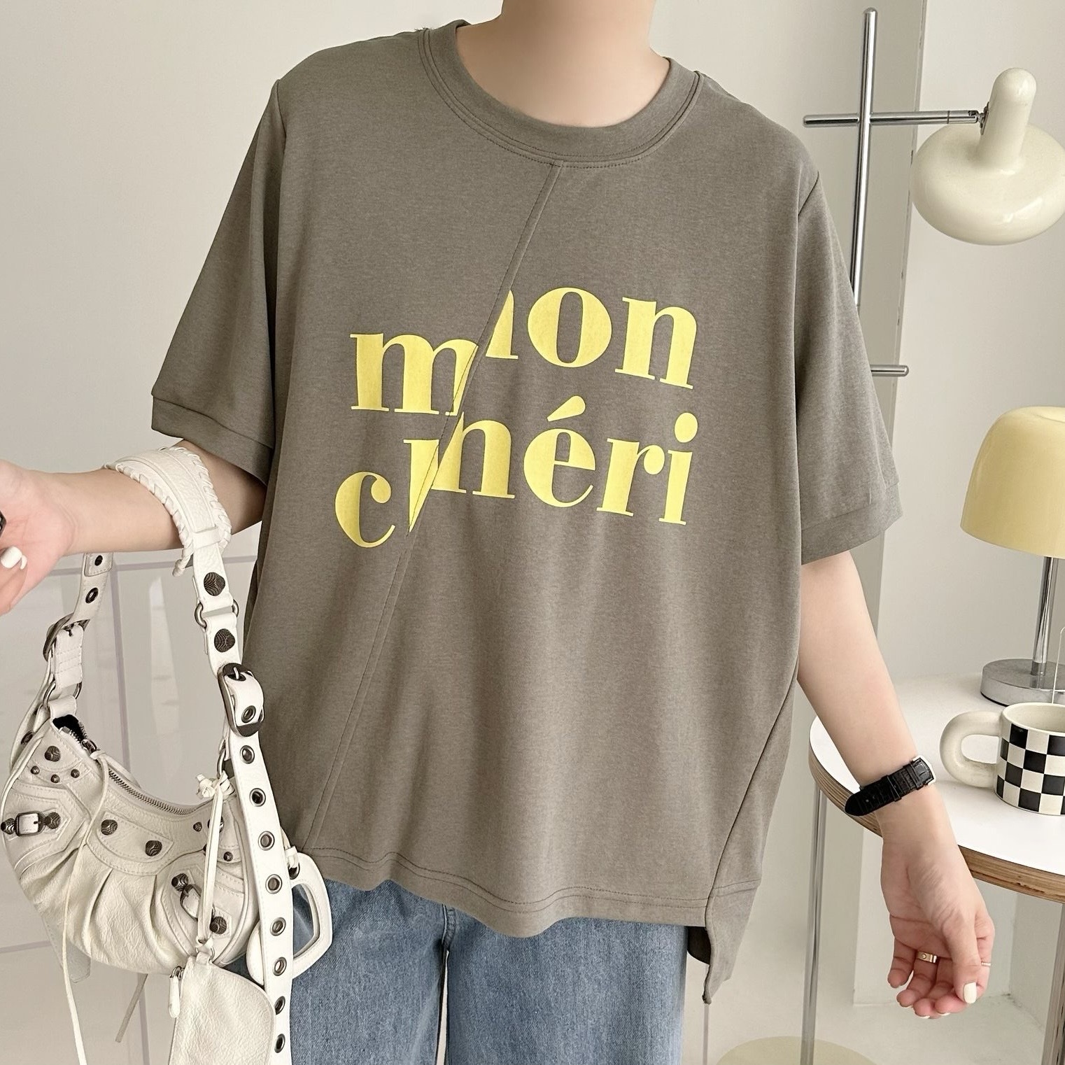 【BONNIE】斜拼英文字TOP